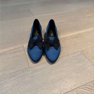 Elegant Blue Women's Shoes with Bow Accent